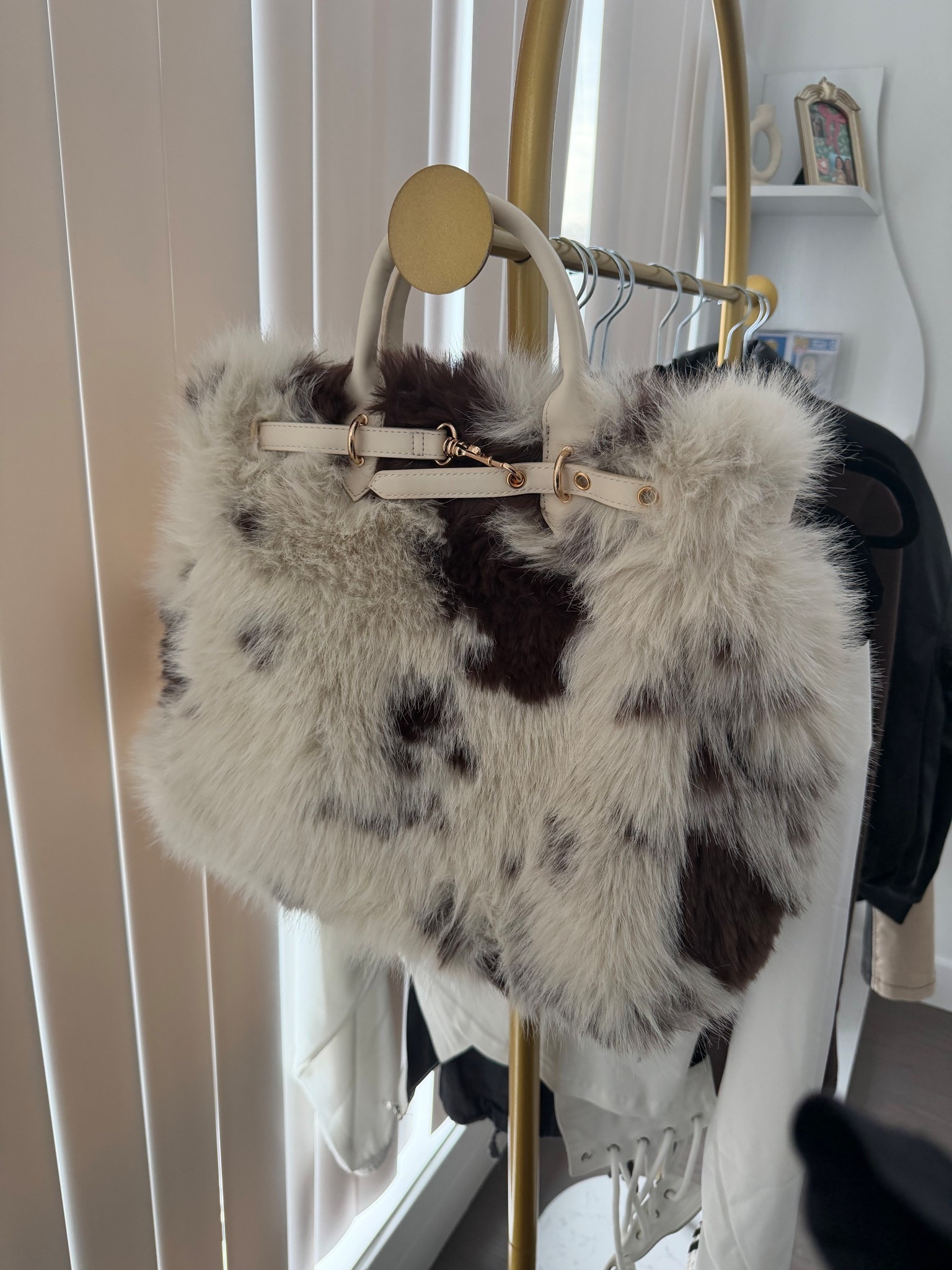 such a cute bag for winter 

#LTKootd #LTKGiftGuide #LTKHoliday