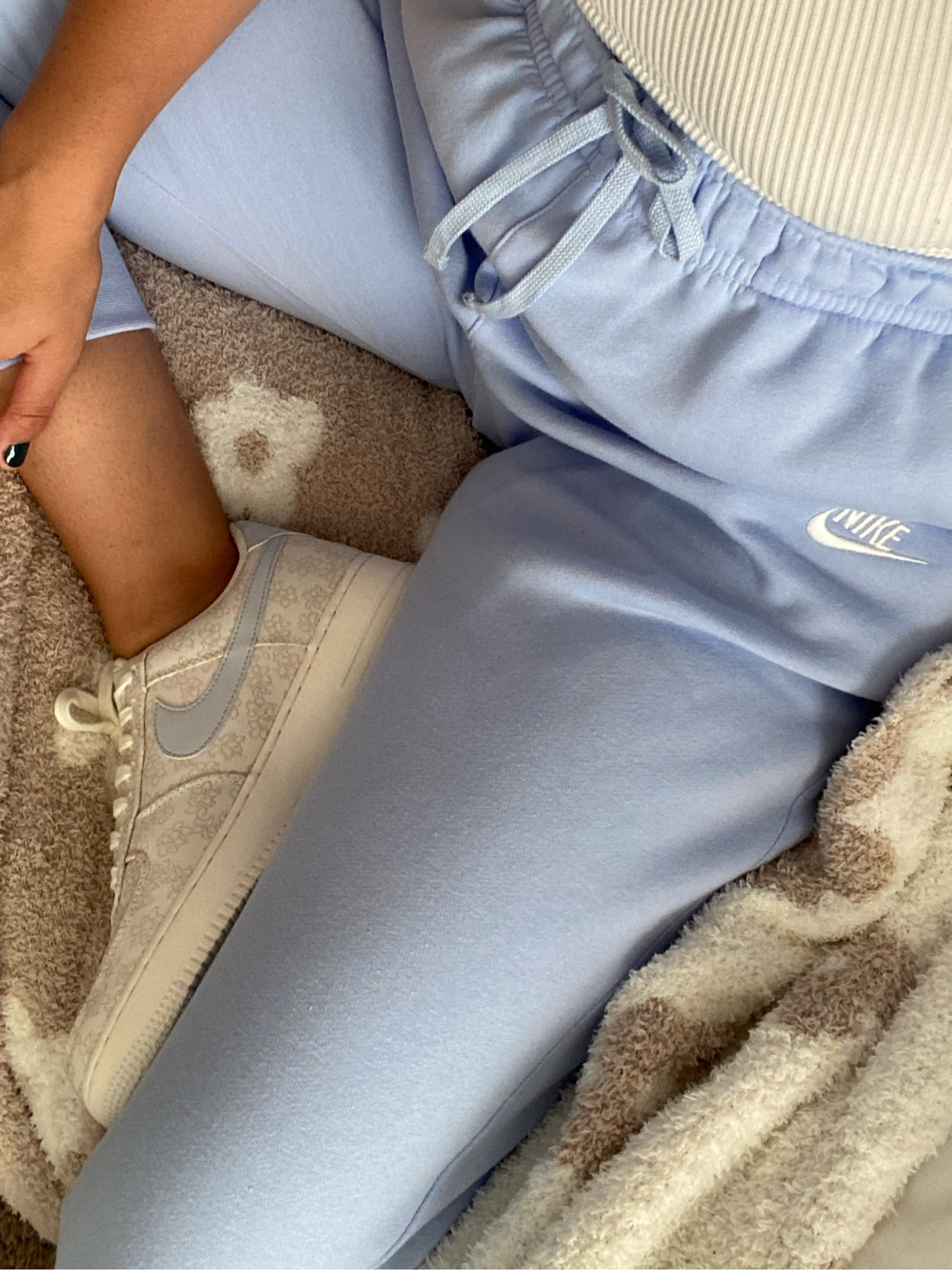 Nike shoes and sweats! 

#LTKfit #LTKshoecrush #LTKSeasonal