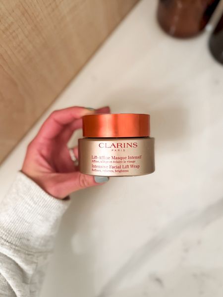 Clarins Intensive Facial Lift Wrap! Depuffing face mask! It’s become a part of my night routine throughout the week! I use it a few times a week and makes my skin feel amazing! Refines, relieves, brightens! Leaves your skin glowing!

Beauty routine, skincare routine, Clarins products, anti-aging products, face cream, face mask 

#LTKGiftGuide #LTKBeauty #LTKFindsUnder100