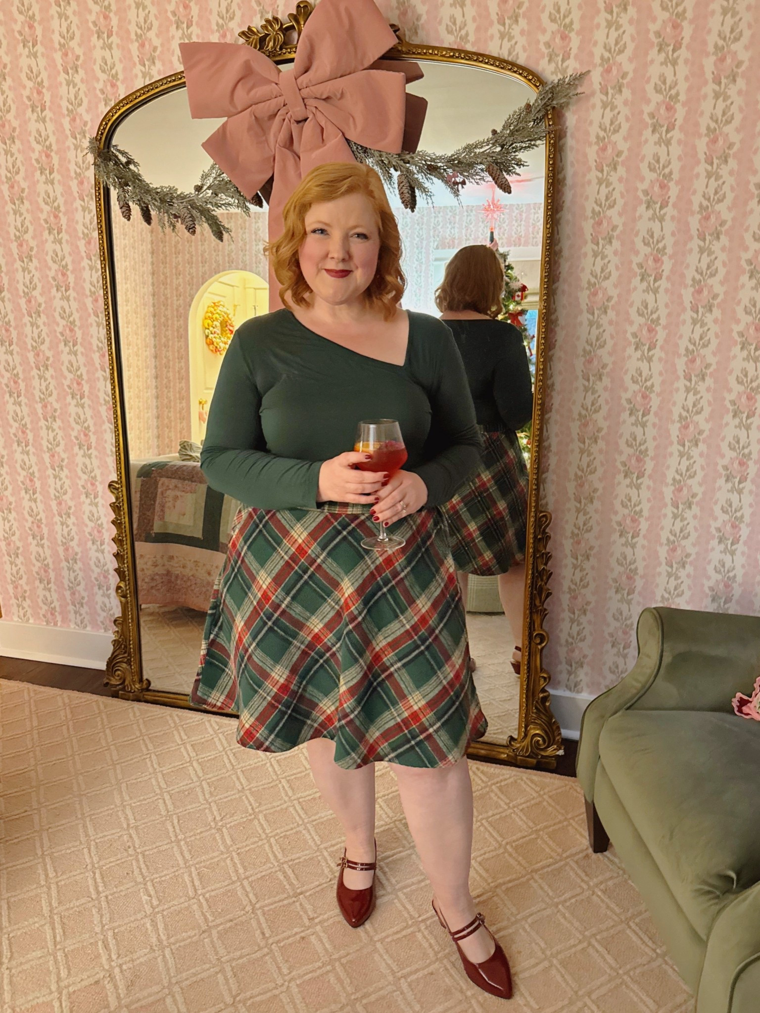 BloomChic Green Top + Plaid Fleece Skirt size 1X

#LTKPlusSize #LTKHoliday #LTKFindsUnder50