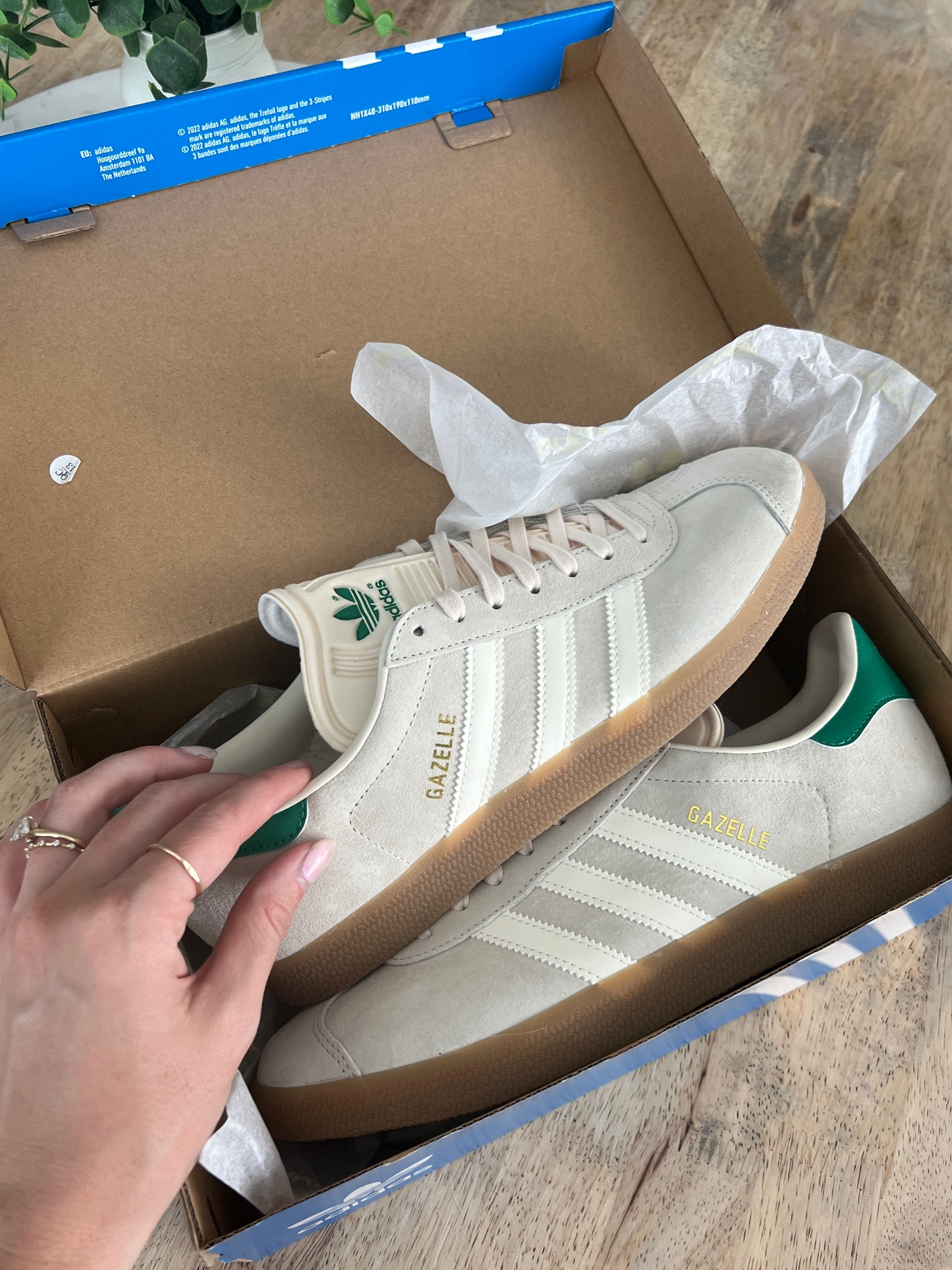 true to size ! i got a 10 lol 

#LTKGiftGuide #LTKshoecrush #LTKfindsunder100