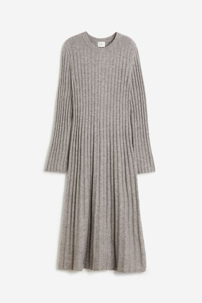 Rib-knit dress | H&M (UK, MY, IN, SG, PH, TW, HK)