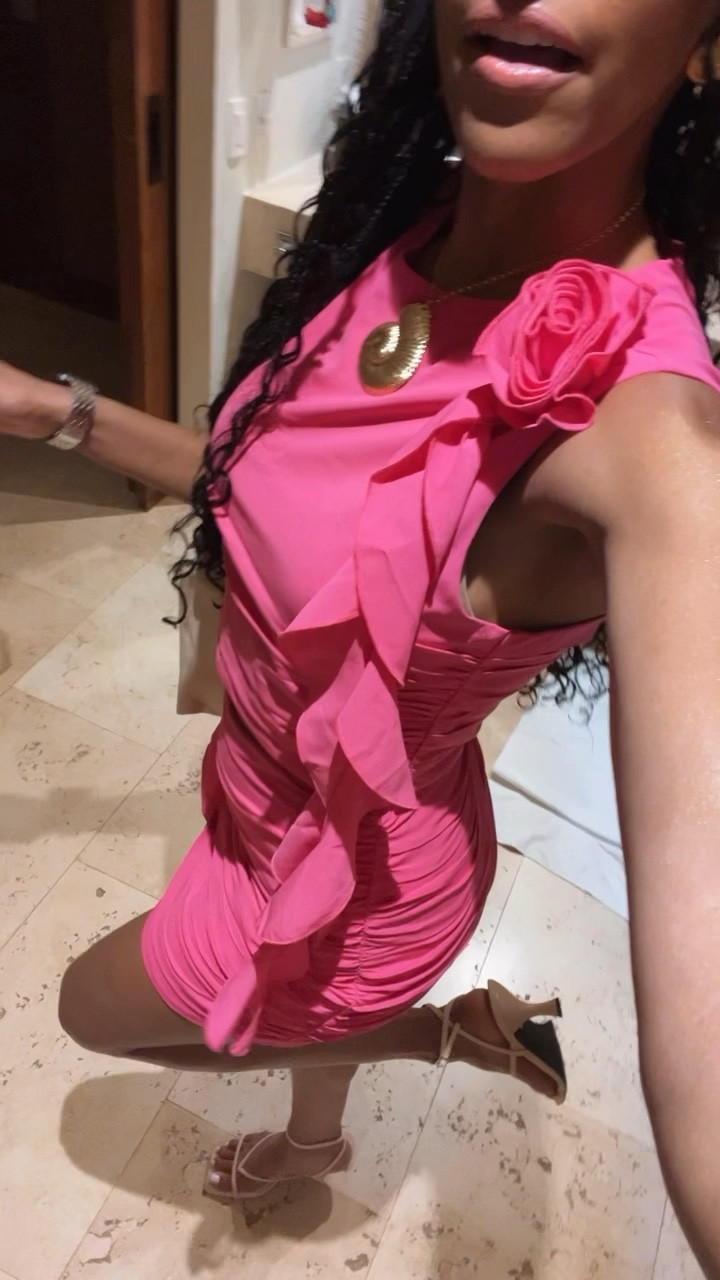 AKUMAL MEXICO: what I wore 
Small in top 
Small in skirt 
TTS in shoes #akumalmexico #vacationoutfits #summerlooks #adiahmarshall

#LTKFindsUnder100 #LTKStyleTip #LTKSeasonal