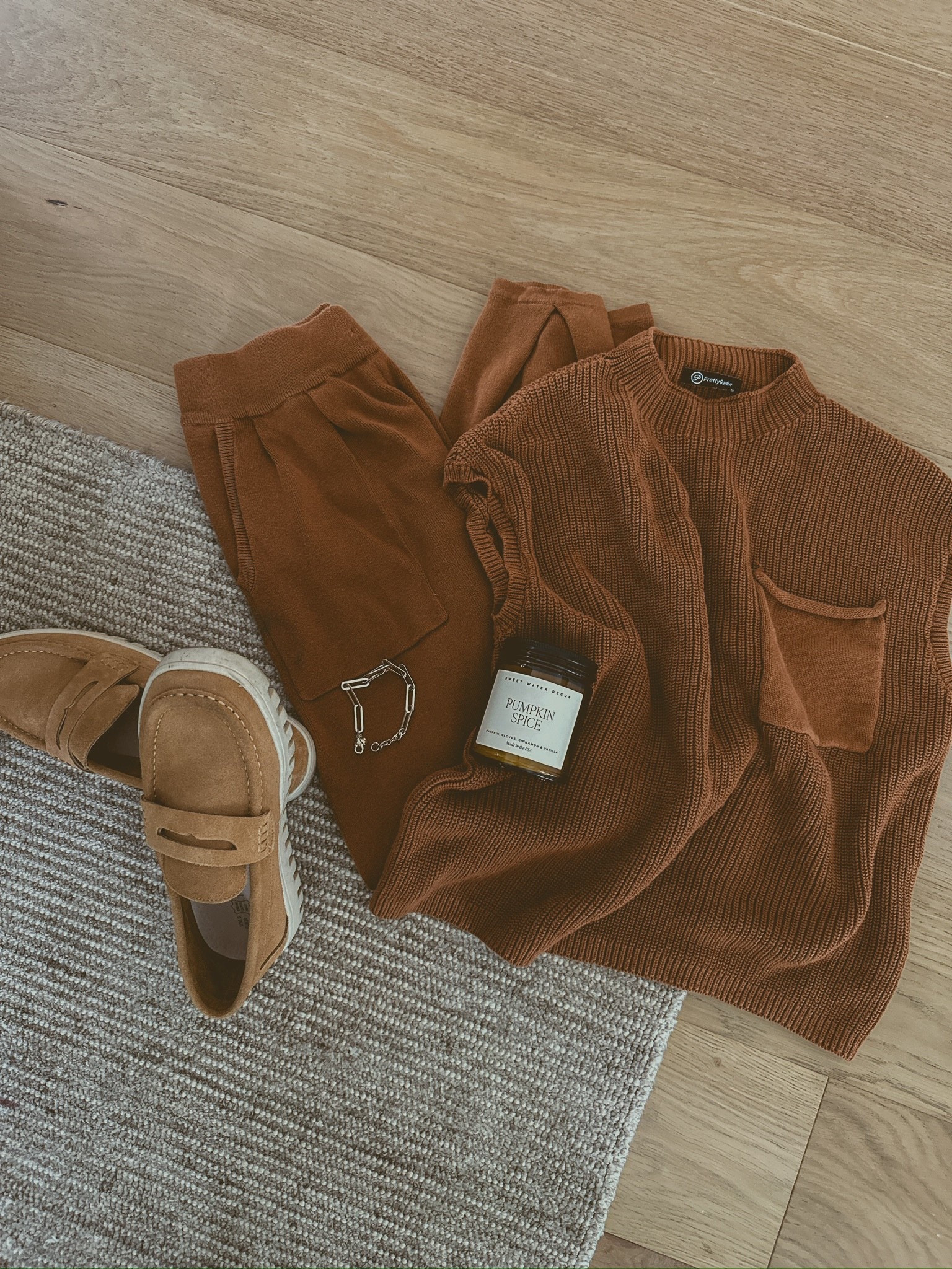 My go-to Fall outfit recently (and my go-to candle, of course). 🍂 



#LTKSeasonal
