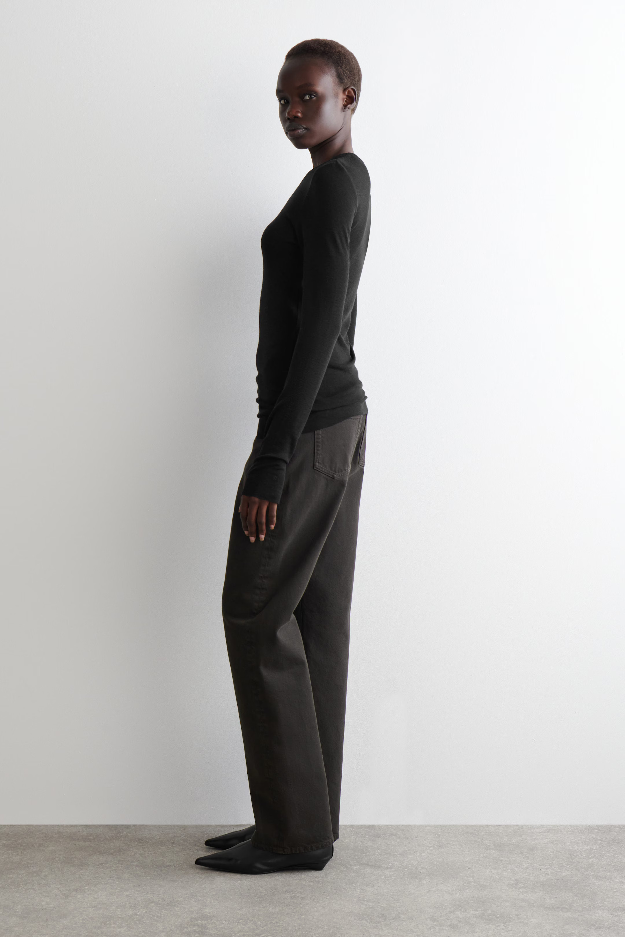 CREW-NECK MERINO WOOL TOP - BLACK | COS US | COS (US)