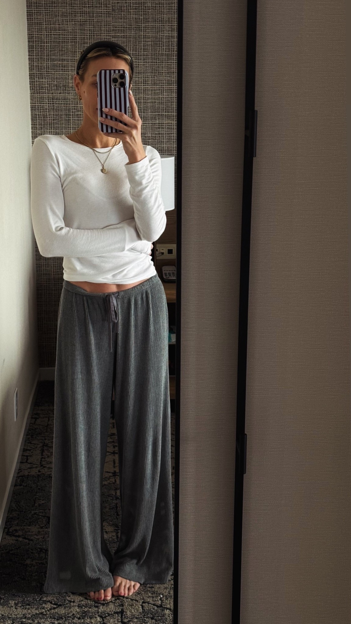 Cozy hotel fit🤎

#LTKU #LTKmomlife #LTKdayinmylife