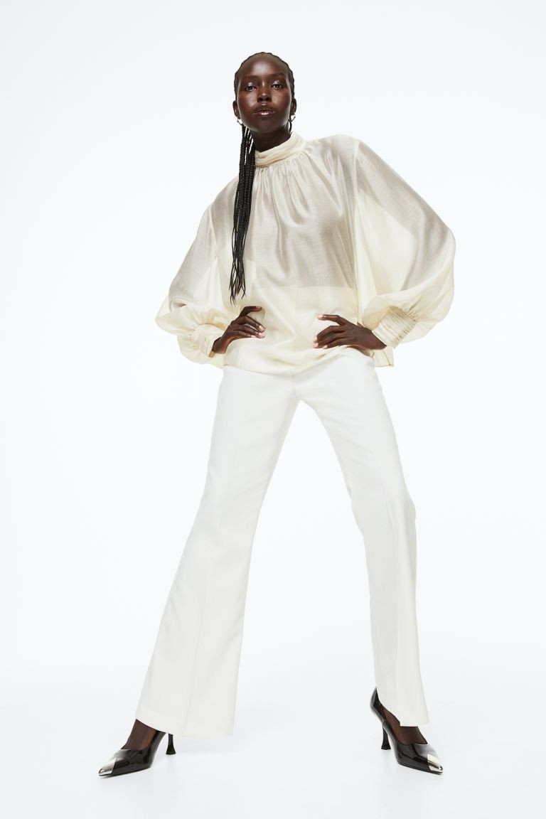 Voluminous blouse | H&M (UK, MY, IN, SG, PH, TW, HK)