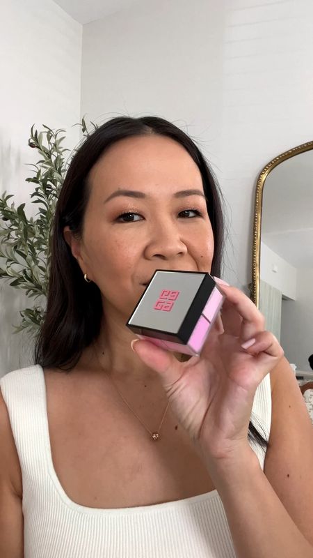 Loving these Prisme Libre Loose Powder Blushes from @givenchybeauty - picked up four shades to try and love the natural glow, the shades run light on my skin but you can get more pigment by layering them on top of a cream.

Wearing:

Prisme Libre Glow Foundation N280
Prisme Libre Concealer in C305
Prisme Libre Powder Shade 4
Natasha Denona My Dream Palette

Prisme Libre Loose Blush 1 Mousseline Lilas
@diorbeauty Addict Lip Maximizer 003 Holographic Lavender

Prisme Libre Loose Blush 2 Taffetas Rose
#givenchy Rose Perfecto Balm 001 Pink Irresistible 

3 Voile Corail
@lawless Forget the Filler Lipstick in Tropic

4 Organza Sienne
#diorbeauty Addict Lip Maximizer 19 Shimmer Peach

 

#LTKbeauty