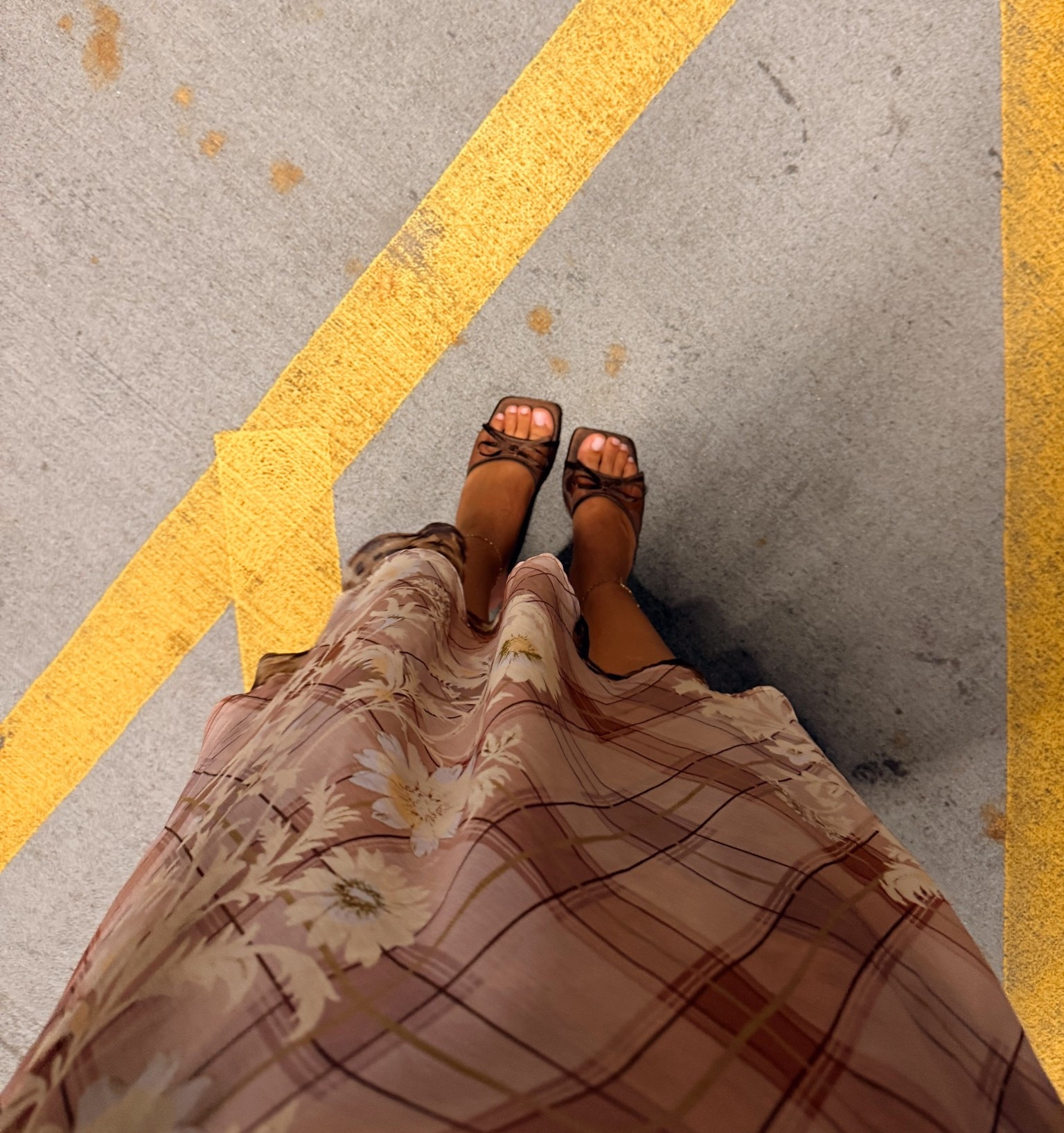Brown sheer kitten heels with a bow! So comfy.

#LTKootd