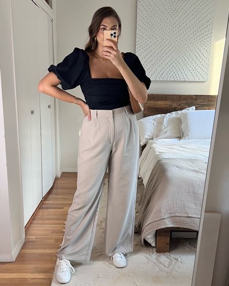 Easy fall outfits. Abercrombie wide leg pant and black puff sleeve crop top

#abercrombie #trousers #trouser #blackpuffsleevetop #puffsleevetop 


#LTKunder100 #LTKHoliday #LTKstyletip