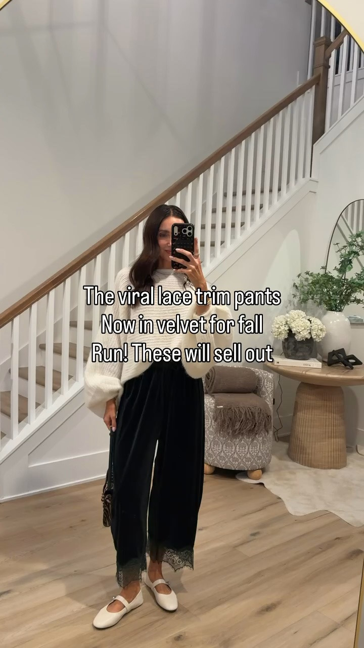 Amazon pants on sale, size S. Sweater size S.