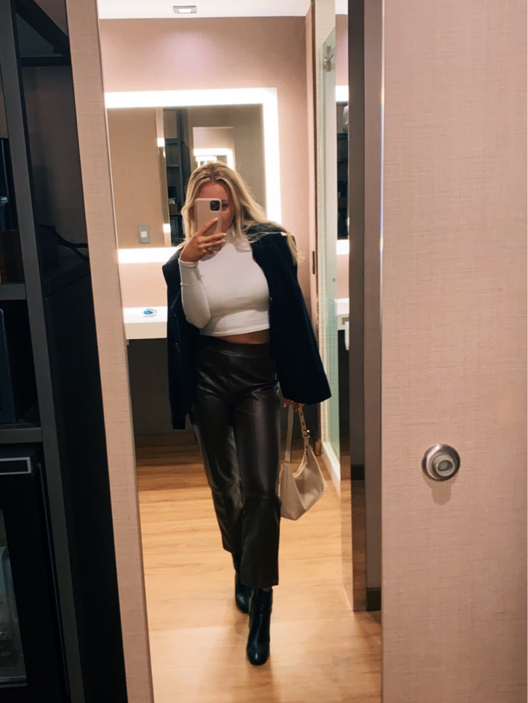 𝚍𝚒𝚗𝚗𝚎𝚛 𝒂𝒏𝒅 𝘤𝘰𝘤𝘬𝘵𝘢𝘪𝘭𝘴 - ɴᴇᴜᴛʀᴀʟ #ootn

#LTKstyletip #LTKFind #LTKSeasonal