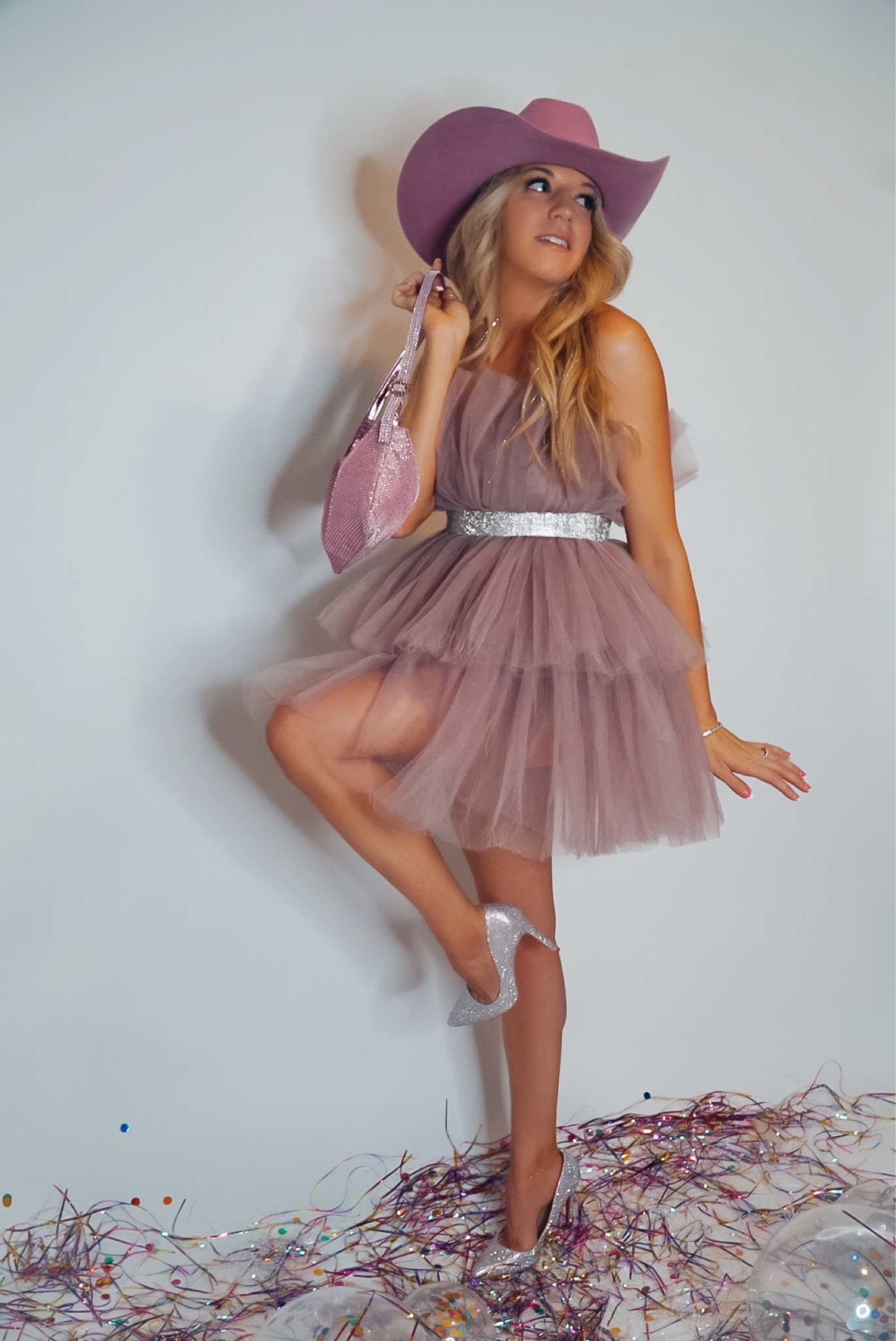 Mauve pink tulle mini dress


#LTKstyletip #LTKunder100 #LTKwedding