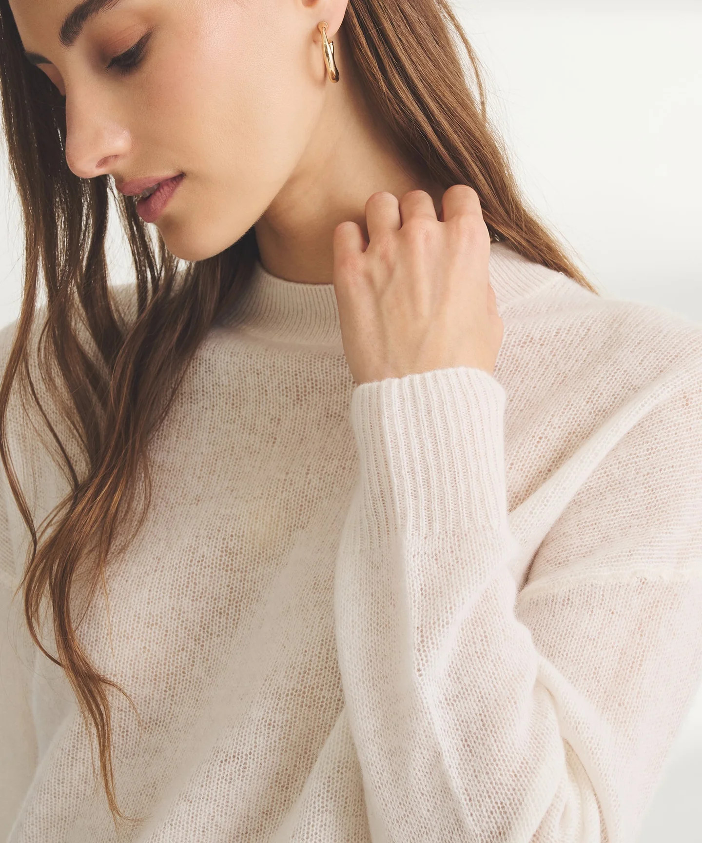Featherweight Cashmere Crewneck Sweater | NAADAM