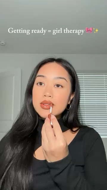 Getting ready always puts me in the best mood 💗🥰🎀

What’s your form of therapy?