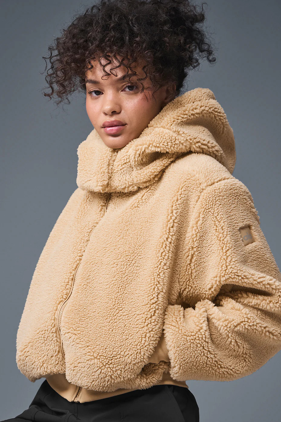 ALO | Foxy Sherpa Jacket in Camel Beige, Size: XS | Alo Yoga (US)
