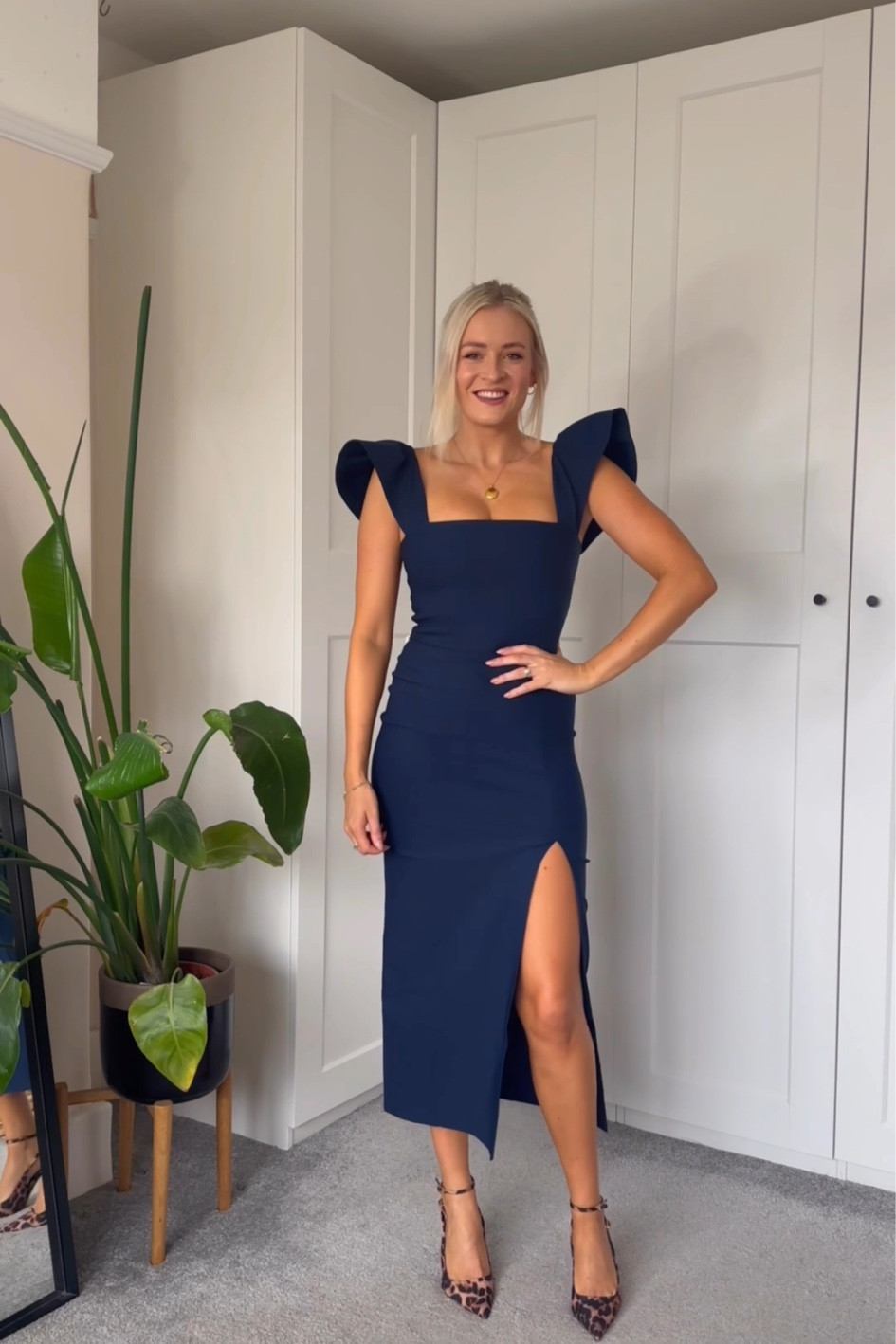 Navy autumn wedding guest dress ❤️