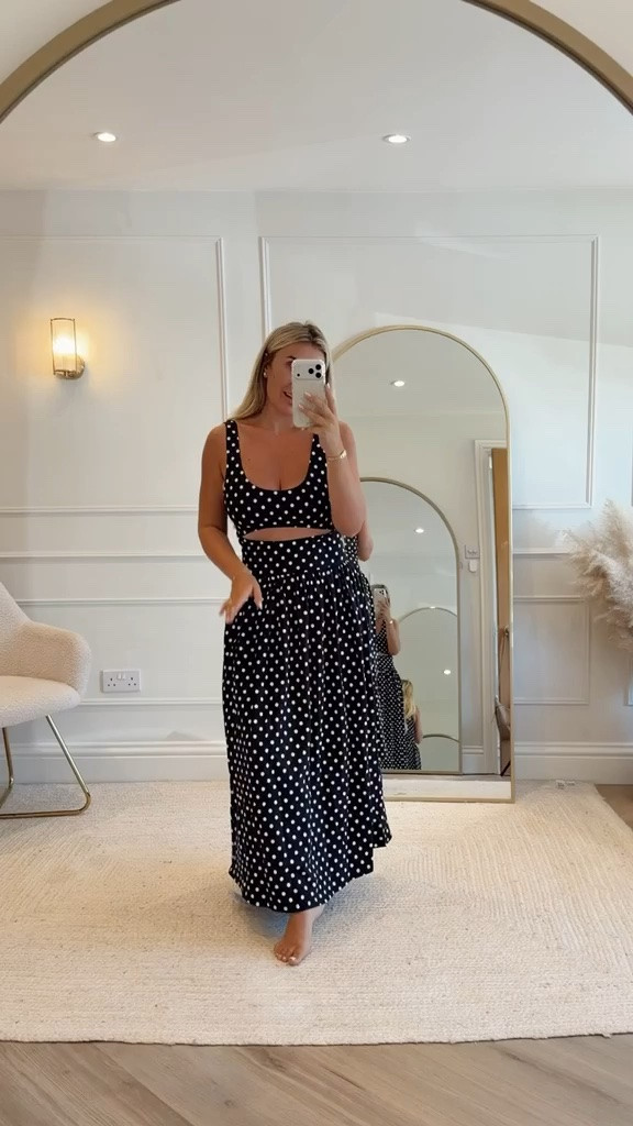 Gorgeous occasionwear dress 🖤

Polka dots, maxi dress, summer dress, holiday outfit, summer outfit, wedding guest dress

#LTKuk #LTKsummer #LTKdresses