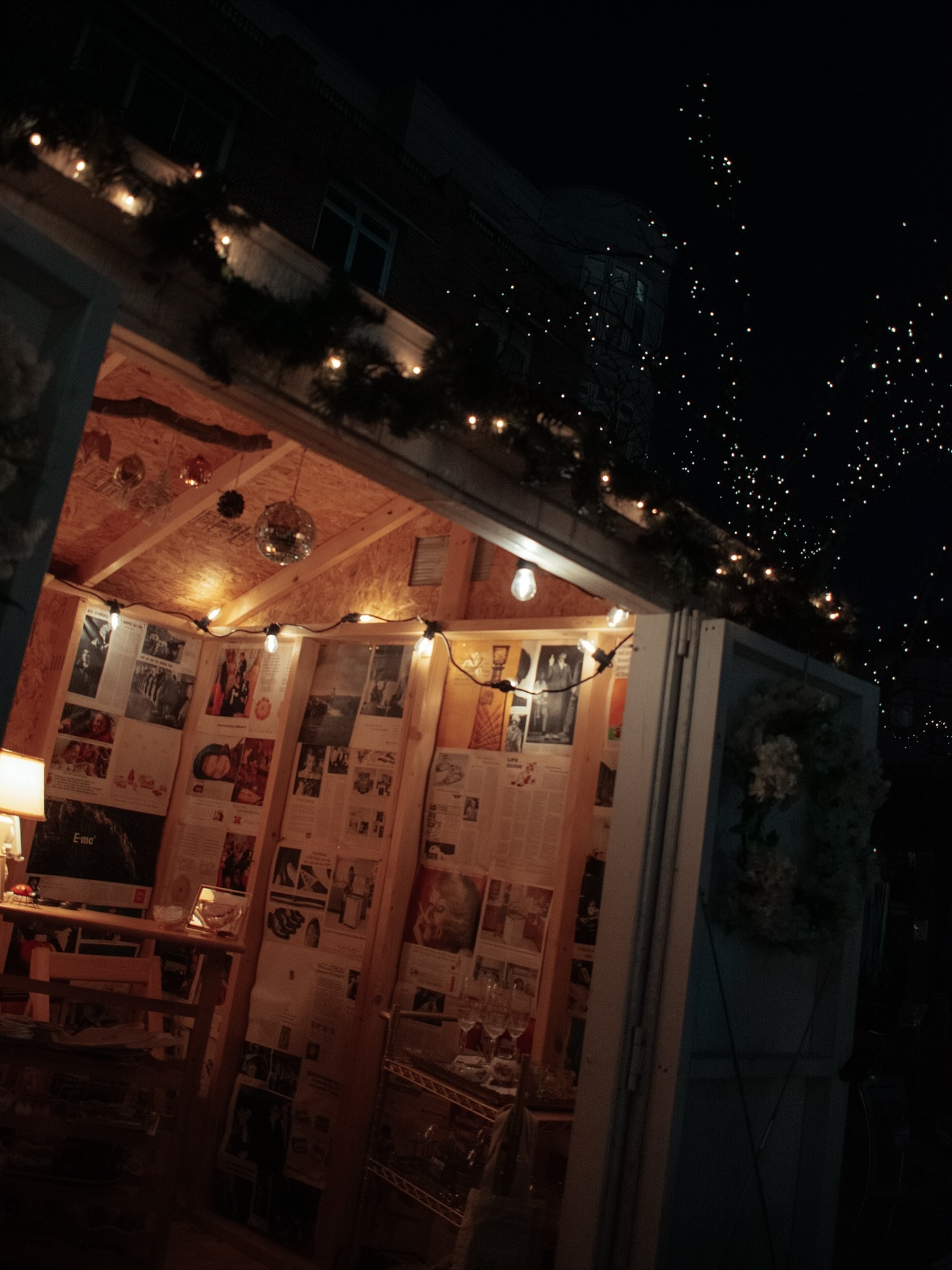 from a 1960’s @life magazine to wallpaper in our vintage artist chalet in princeton, nj ✨

vision to reality: inspired by my childhood bedroom which was covered with fashion magazine clippings + art ✨

read all about our princeton pop up + shop the collection on our blog ✨

#vintage #vintagestyle #vintageart #lifemagazine #life #upcycled #blog #blogger #sustainablestylist #sustainablestyle #princeton #princetonnj

#LTKSeasonal #LTKGiftGuide #LTKHoliday