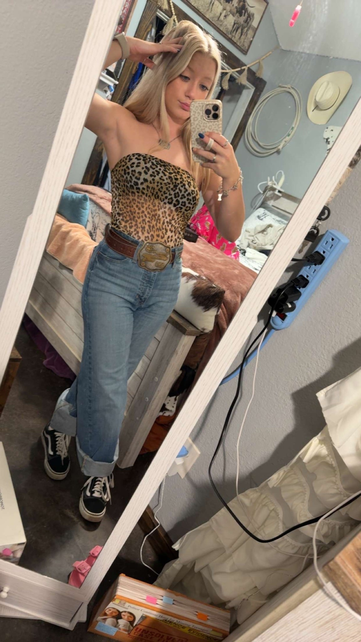https://www.therowdyragdoll.com/
This is the link to the boutique of the top I have on! 


#LTKdayinmylife