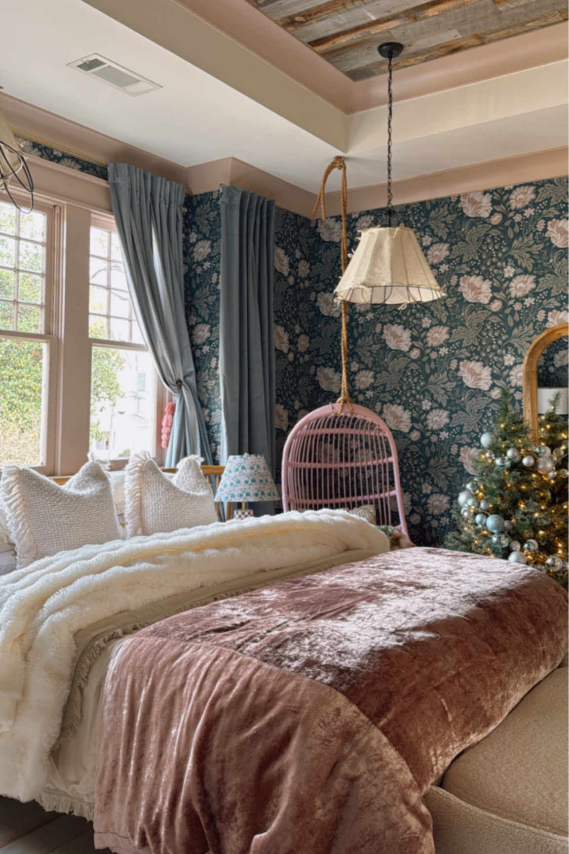 Festive touches in Winnie’s room 💗 

#LTKSeasonal #LTKHome #LTKHoliday