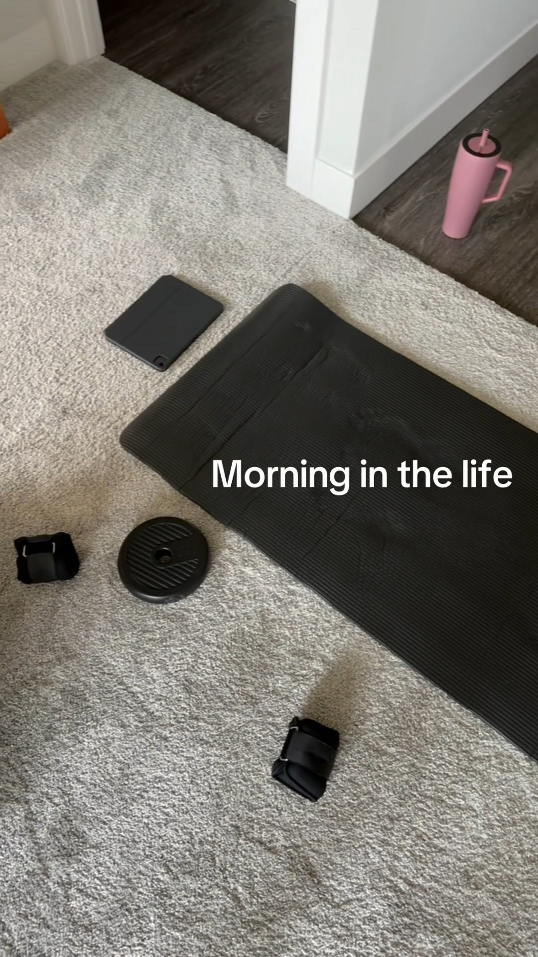 Realistic morning routine on my day off. Pilates, fresh sheets, and a little apartment reset is a great way to start a productive day 🫶🏼 #morninginmylife #dayoffvibes #morningroutine #pilates #resetroutine 

#LTKHome #LTKFindsUnder50 #LTKActive