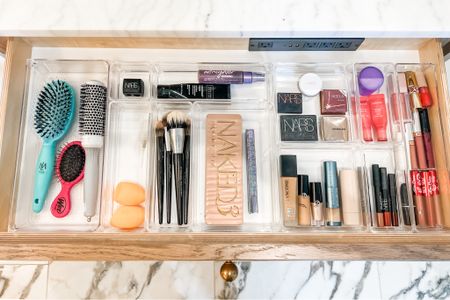 Coco Chanel once said, "the best color in the world is the one that looks good on you." This beautifully organized makeup drawer makes it easy to pick your best colors. 🙌

 

We generally prefer acrylic drawer organizers for anything that may spill or leak so these are perfect since you can just wash them out!