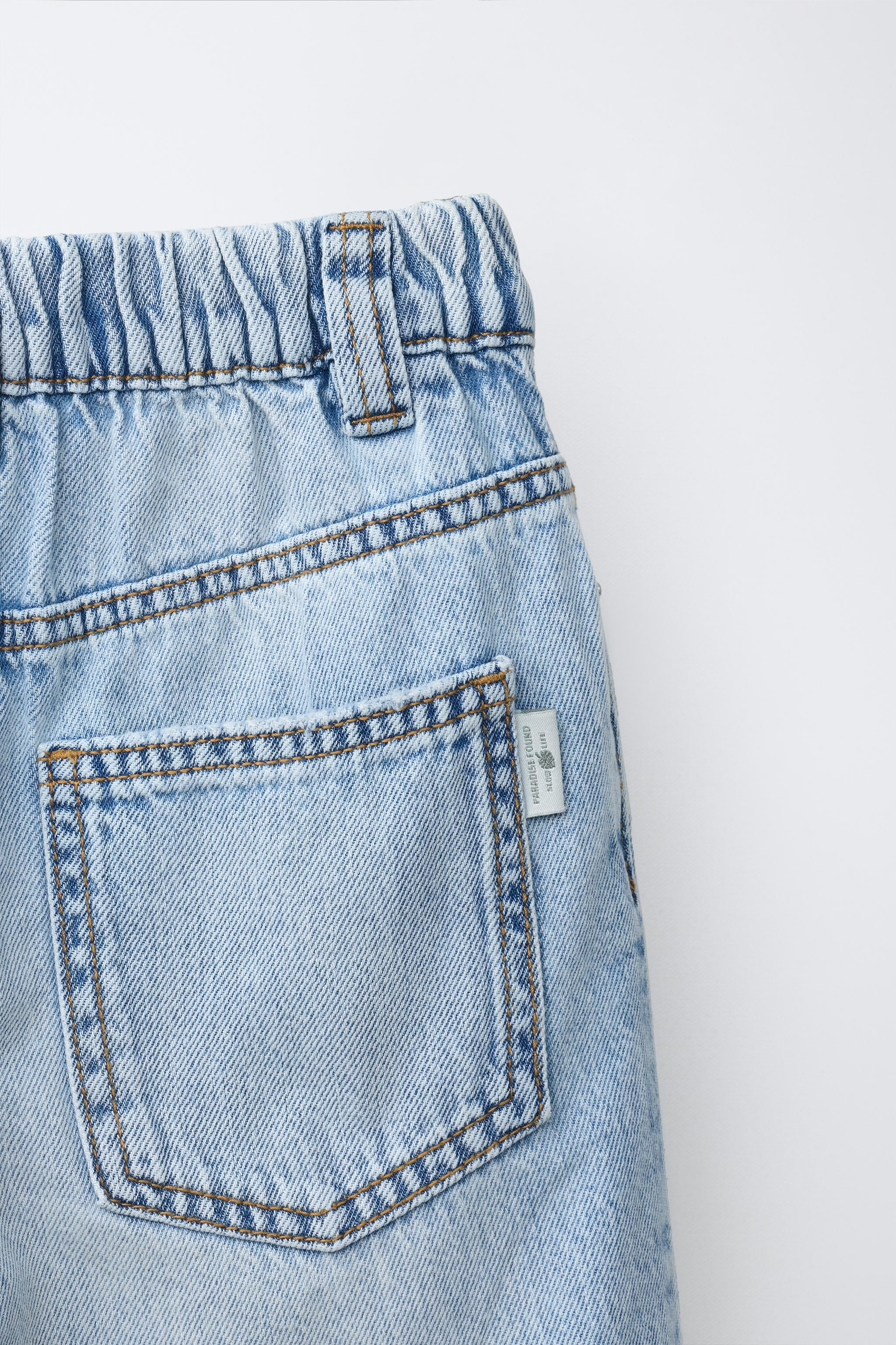 Baggy denim shorts with elasticized waistband and front button closure. Front pockets and back pa... | Zara US