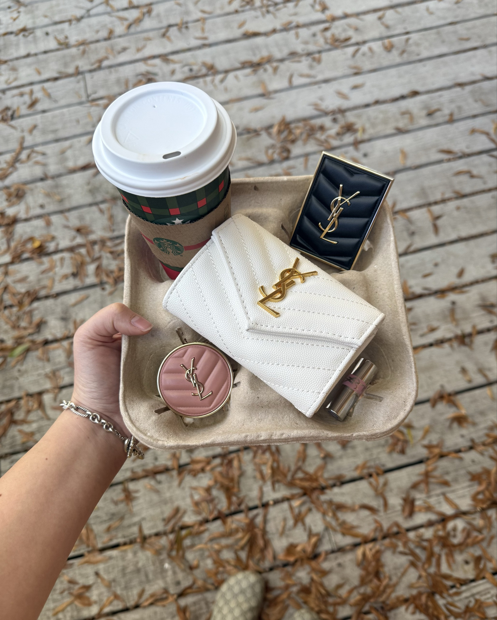 Charleston 📸 crumbs


Charleston pics, camera leftovers, YSL wallet, YSL makeup, YSL blush, YSL eyeshadow palette, drink holder picture, drink holder shot, aesthetic, Starbucks cup, fall style 

#LTKdayinmylife #LTKTravel #LTKCyberWeek