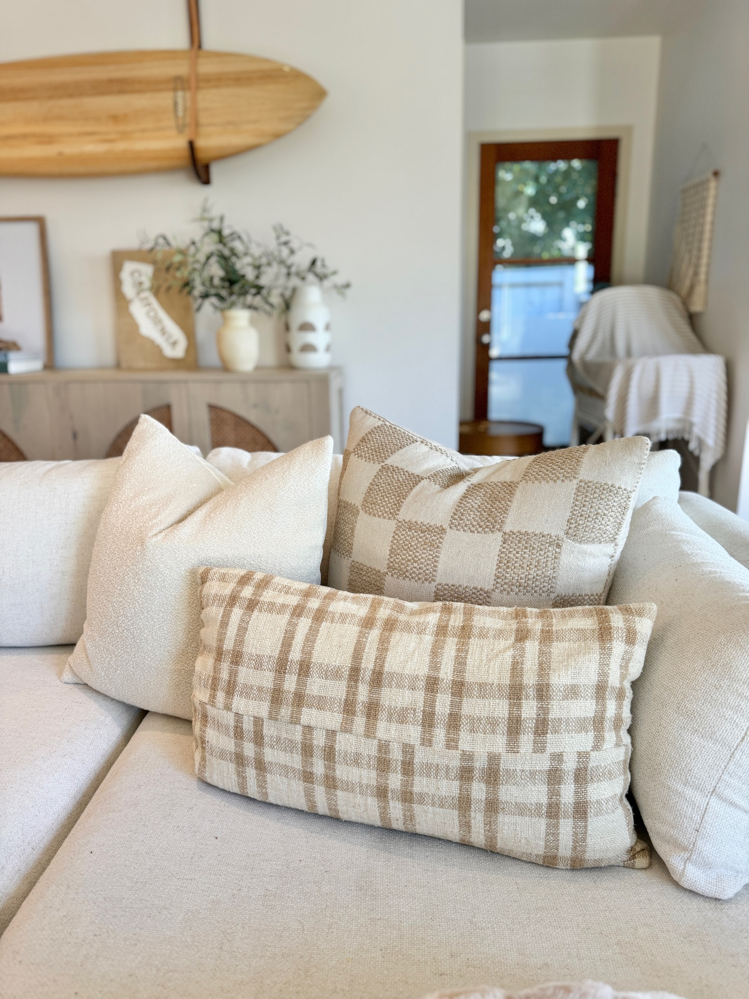 Shop my new sofa pillows - I’m obsessed and loving them! Such a fun mix of size and texture 🤎🤍🤎🤍

#LTKHome