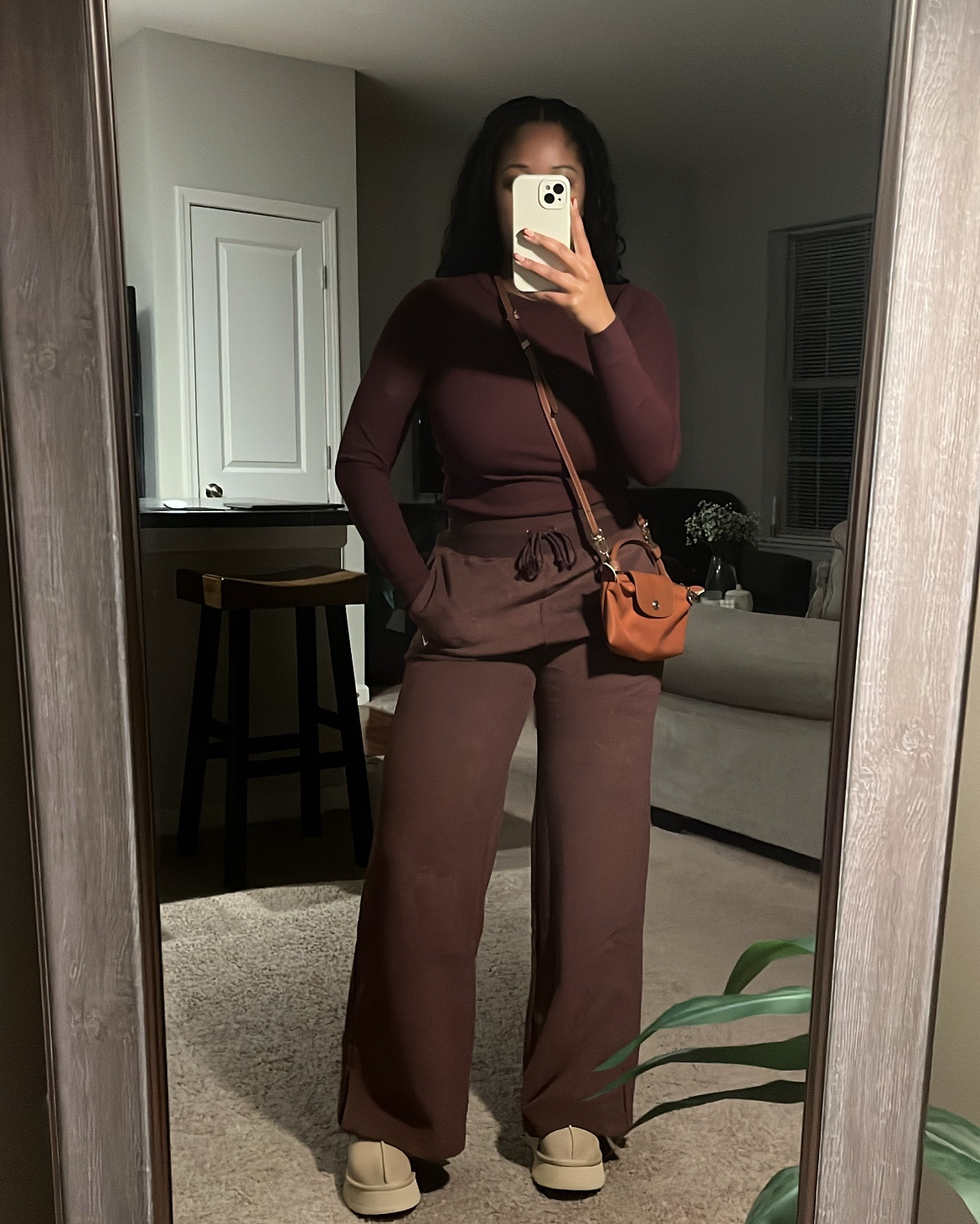 Super cozy fall outfit! I want these pants in every color 😊