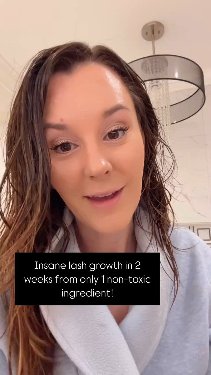 Two weeks in, and I’m SHOCKED. These lashes are starting to live their best life thanks to @livefraiche Castor Oil Serum from Amazon! Like, why was I out here wasting $$$ on bougie products with 50 ingredients?! This is just castor oil and magic, apparently. 

Highly recommend! #LashGoals #nontoxic 

Clean beauty 
Nontoxic eyelash 
Nontoxic mascara