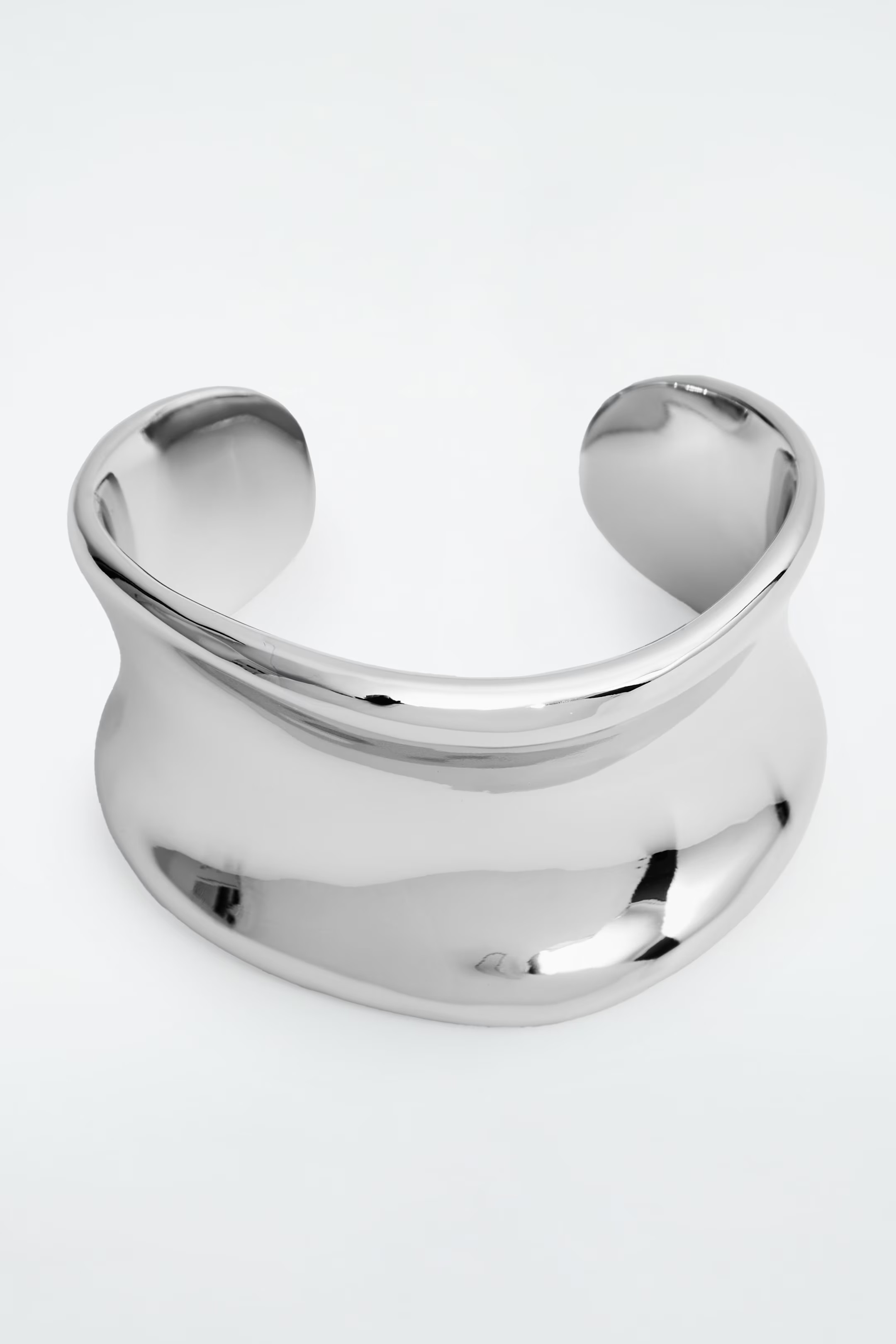 SCULPTED CUFF - SILVER | COS (EU)