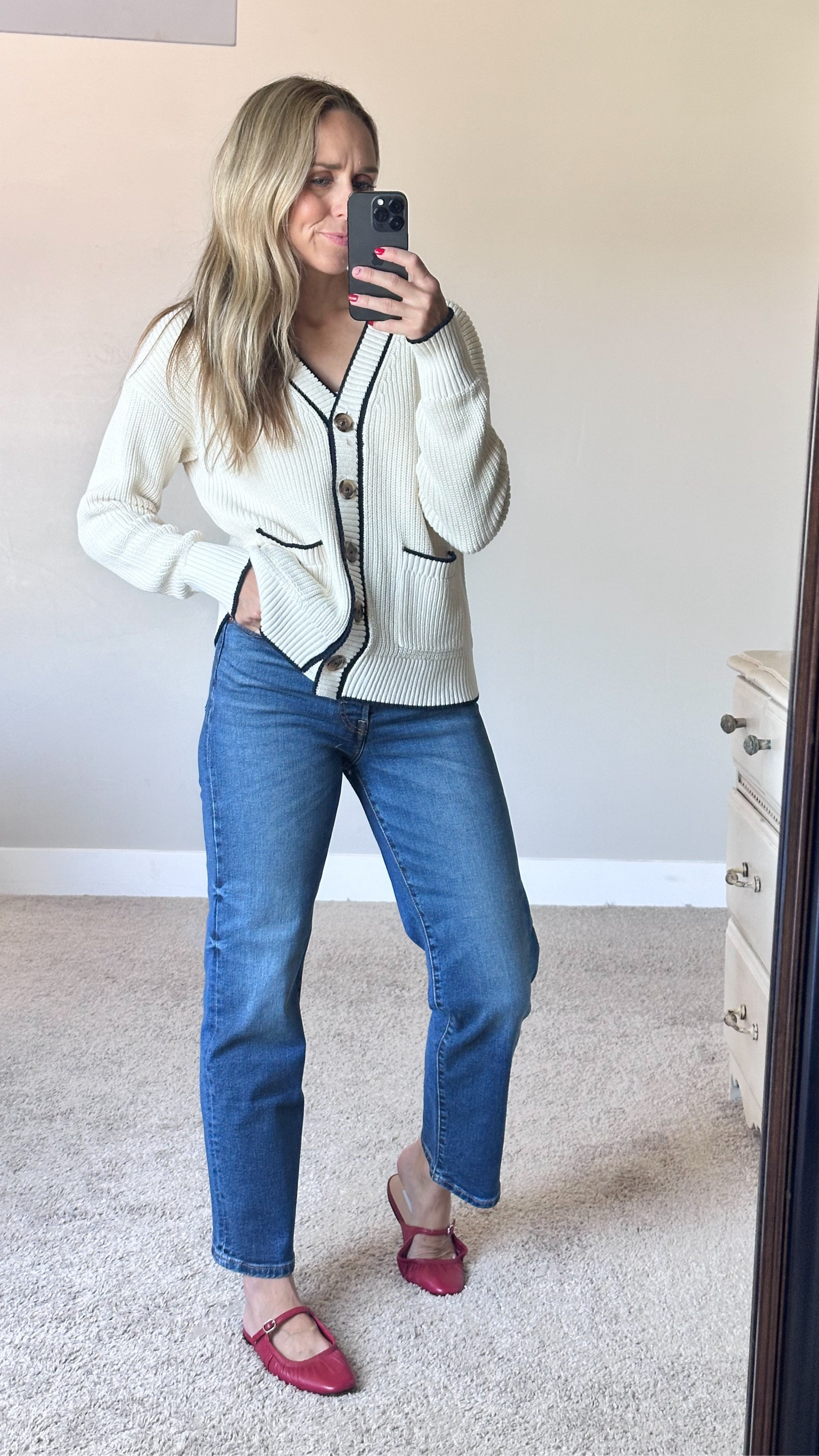 This Old Navy grandpa sweater is a fantastic fit and makes for the perfect addition to any fall outfit!

True to size
Jeans: true to size 
Shoes: true to size


#LTKStyleTip #LTKSeasonal #LTKFindsUnder50