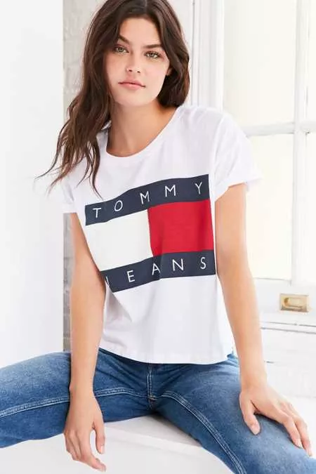 Tommy jeans t shirt cheap urban outfitters