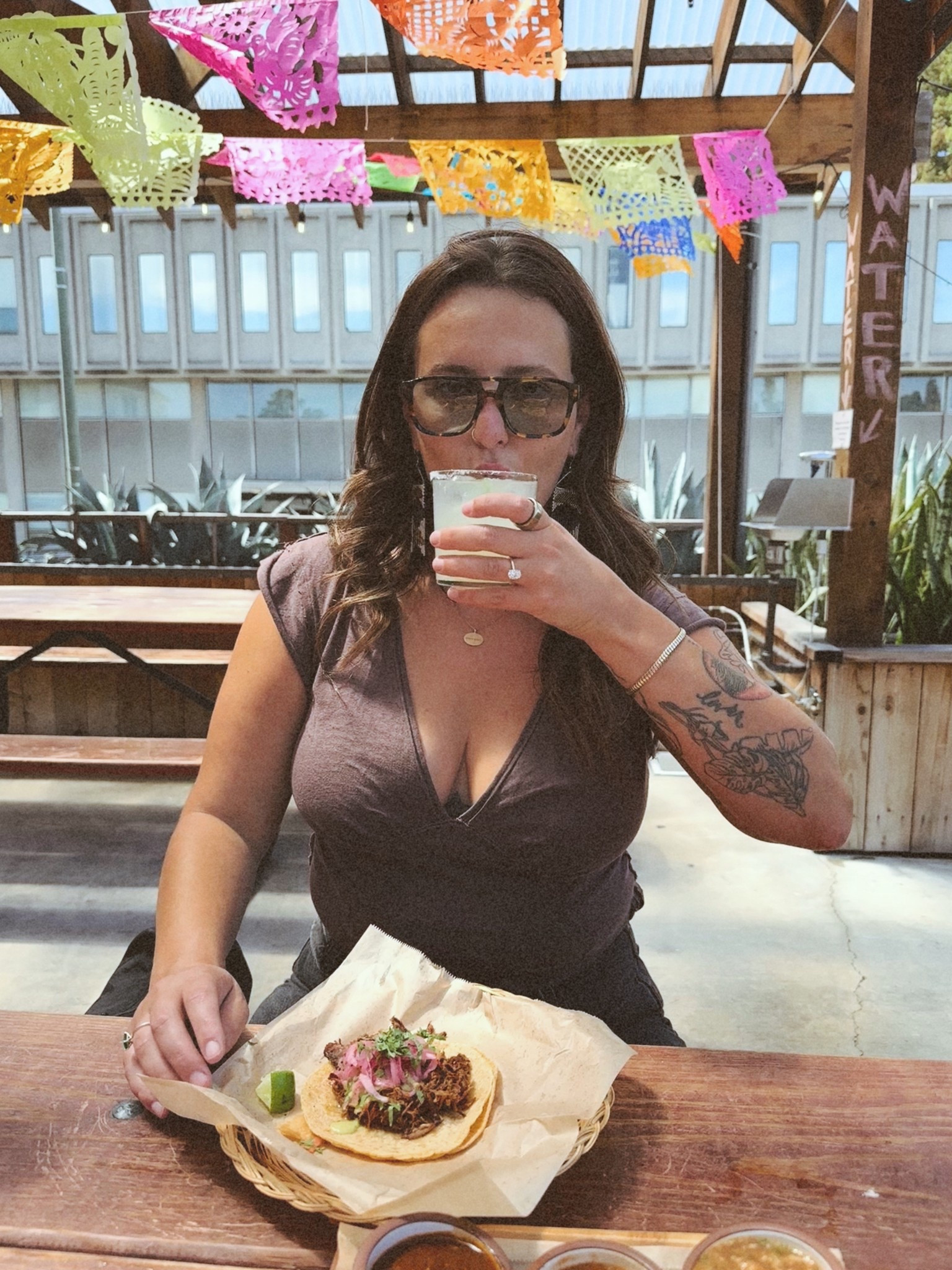 Tacos & this #freepeople shirt for how much?! (38 dollars) I wear this WEEKELY it’s hot and so comfortable 


And my sunglasses are on sale?! 

#LTKFindsUnder100 #LTKFindsUnder50 #LTKMidsize