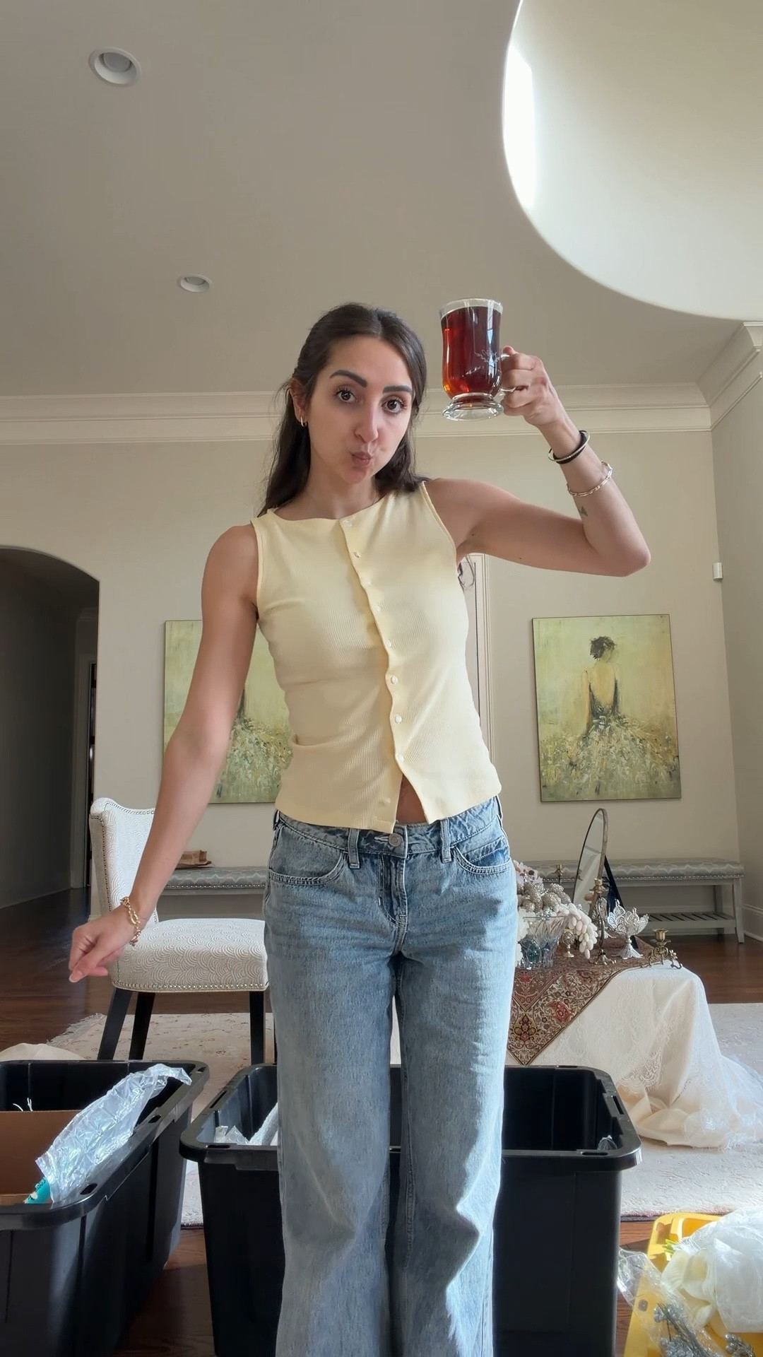 butter yellow button down tank top // low rise light wash baggy jeans

wearing XS top / size 0 jeans

#LTKPetite #LTKootd #LTKmomlife