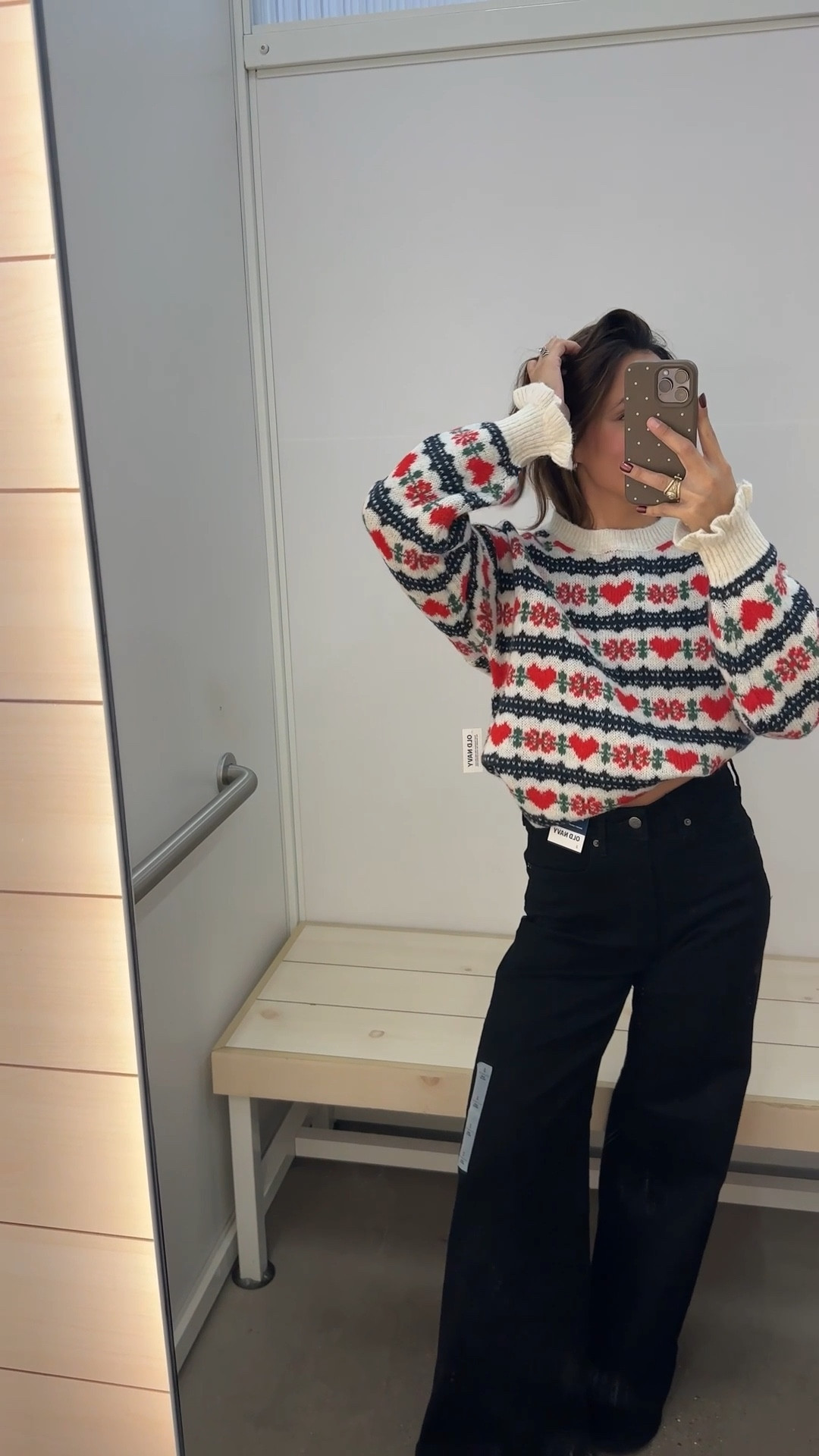 Festive sweater! Love the ruffled detail on cuff 



#LTKootd #LTKFindsUnder50 #LTKHoliday