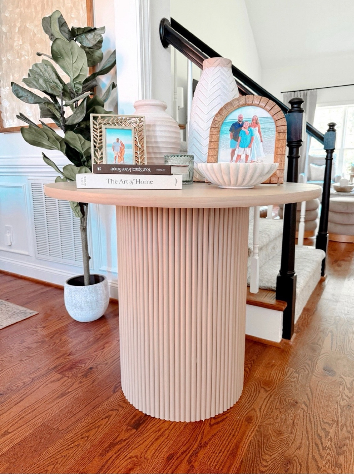 Similar Fluted Tables ✨

DIY table, Fluted table, entryway table 

#LTKHome #LTKSaleAlert #LTKFindsUnder50