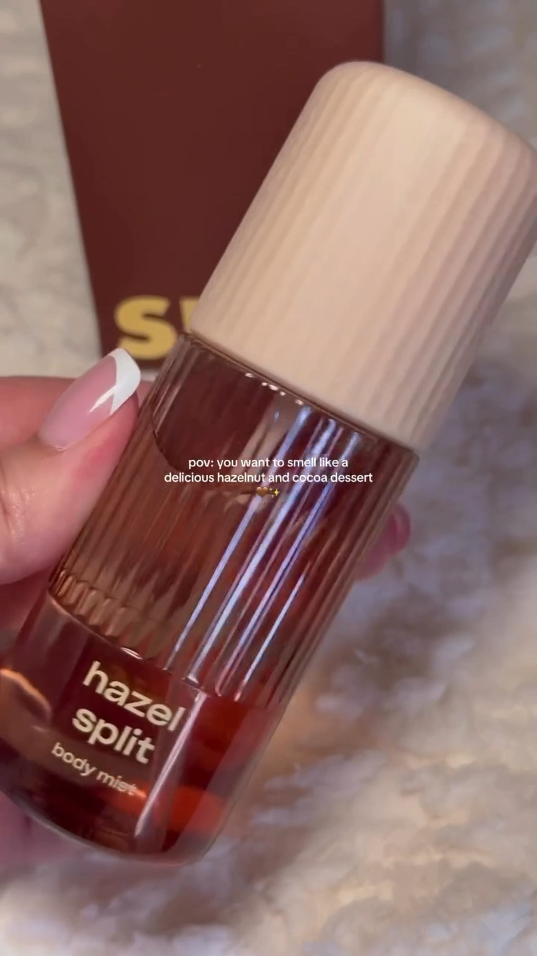 pov: you want to smell like a delicious hazelnut and cocoa dessert 🤎✨

@snif.co hazelnut split body mist 😍

notes: cocoa, hazelnut spread, creamy banana, coconut, amberwood and musk ✨

(if you love gourmand scents YOU’LL LOVE THIS!! 🤩) 

💌 links on my LTK 
—
#snif #snifbodymist #gourmandperfume #gourmandfragrance #delicious