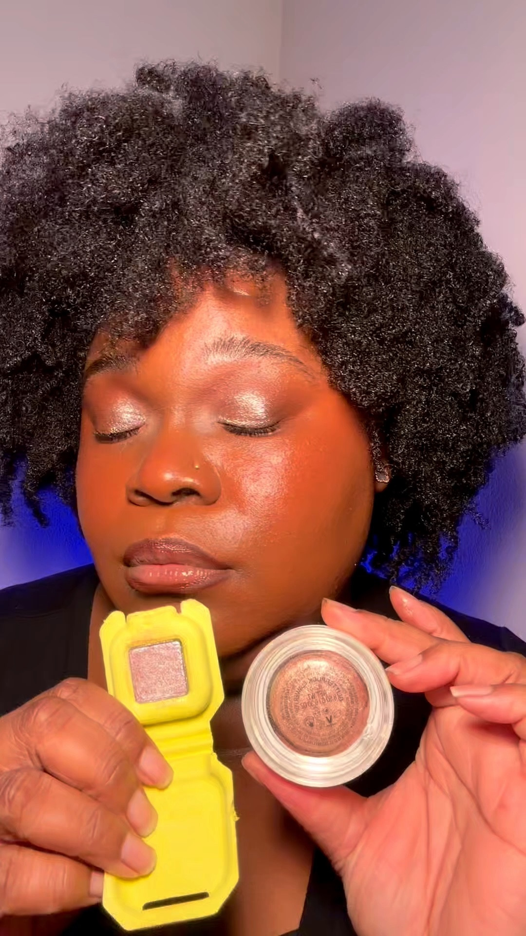 I’m obsessed with this eye look for a soft, whimsical glow ✨
It gives fairy dust meets disco ball in the best way 💫

Using @Half Magic by Donni Davy :
✨ Sparkle Puff Eyeshadow
✨ Glimmer Pop Glitter Puck

Perfect for when you want your eyes to do all the talking with minimal effort 🤍

Save this for your next glam moment ✨ & tell me—are you a glitter girl or more soft shimmer? 👇🏾
 
#ElevatedMomGlam
#GlitterEyeshadow
#SoftGlamMakeup

#LTKBeauty #LTKgrwm #LTKmomlife