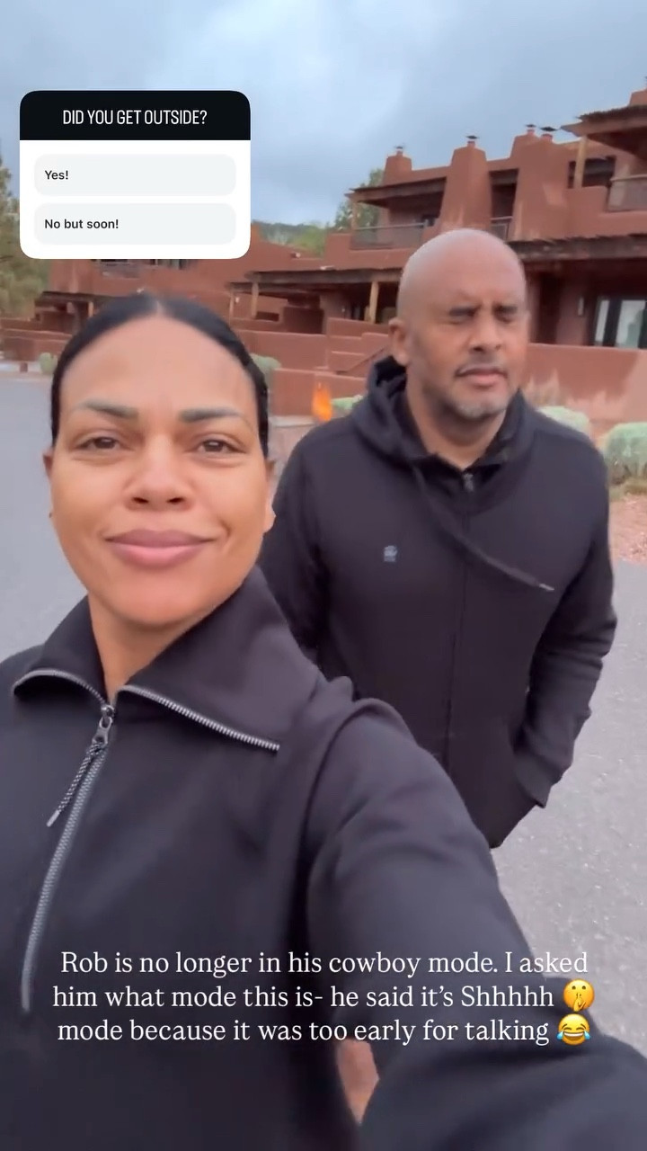 Morning walk: spanx air essentials set! Added my weighted vest that I usually wear at home too - start with 6 to 8lbs. 

#LTKStyleTip #LTKOver40