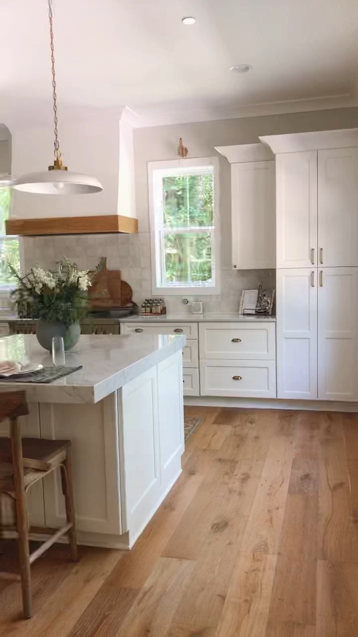 Home 🤍

#LTKSeasonal #LTKstyletip #LTKhome