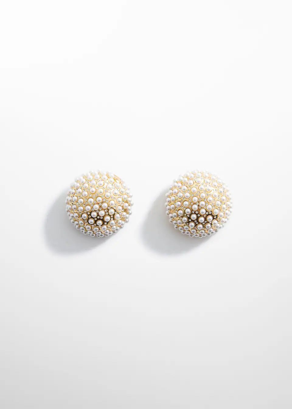 Pearl inlaid button earring -  Women | Mango USA | MANGO (US)