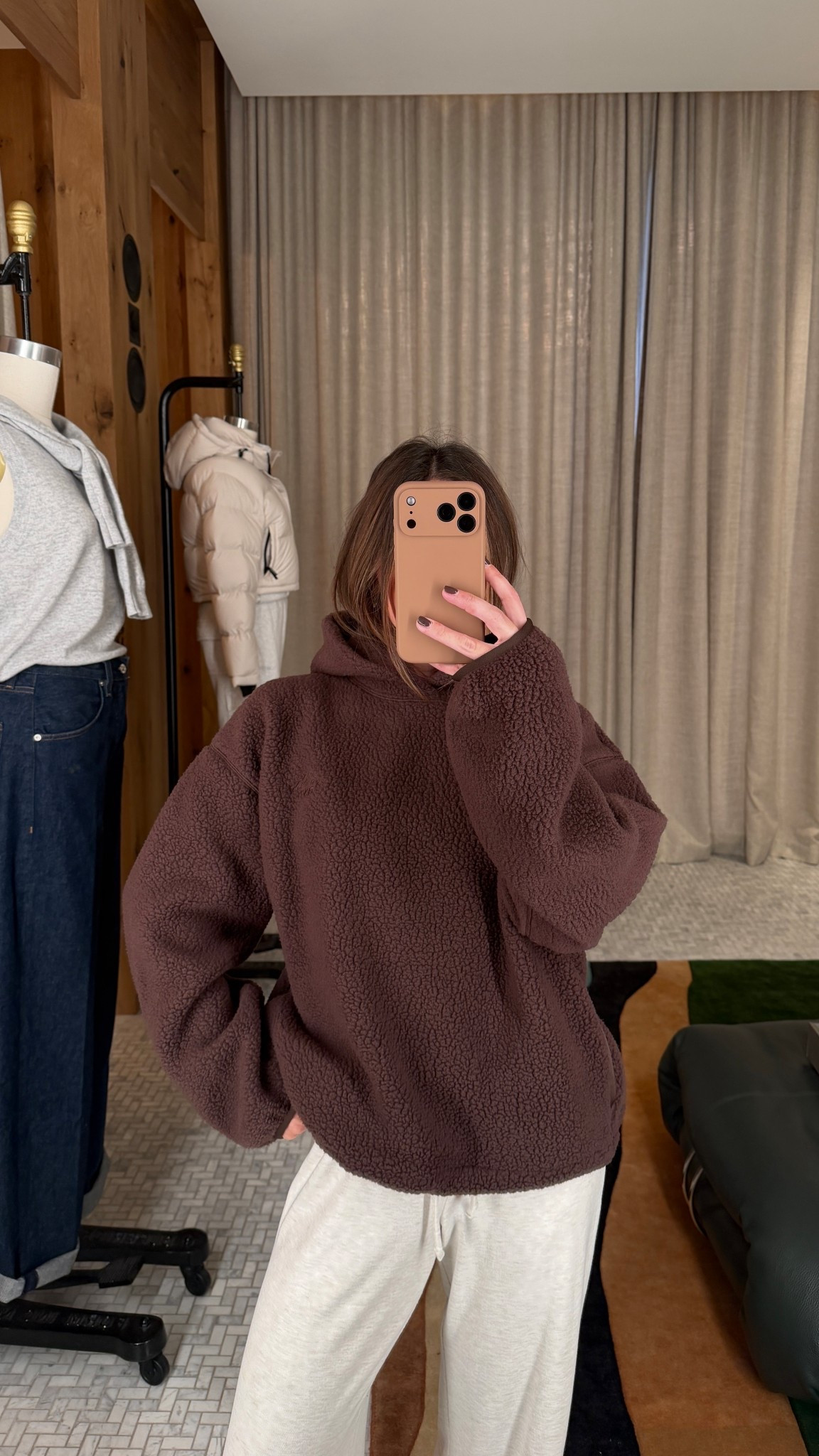 Top- rich mocha brown, small
Bottoms- heather light oatmeal, small

@aritzia #aritziapartner