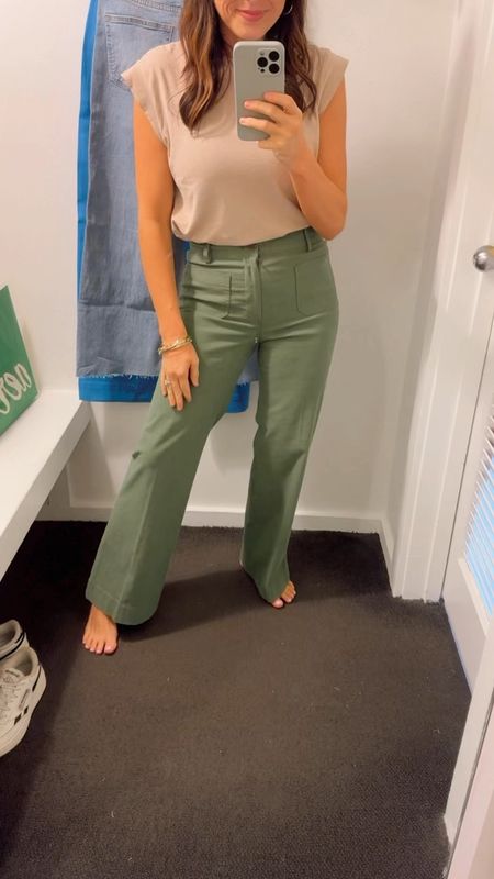 Fell in love with these jcrew olive color pants! They fit like a glove and are so comfortable. You could totally style these with a cute tank and denim jacket or dress them up to! I’m in my usual size 25!