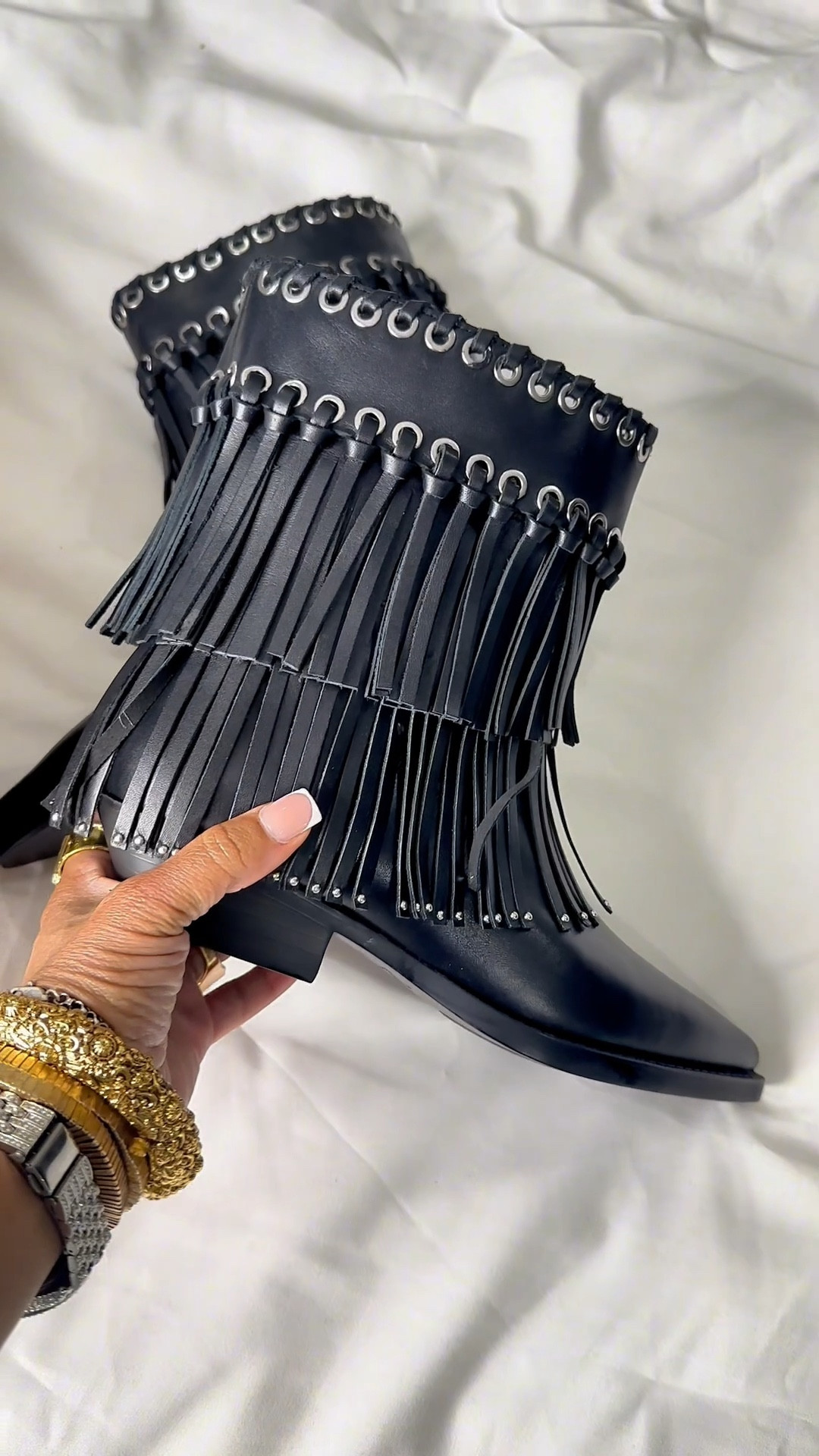 @zara Fringe Ankle Boots are to die for 🖤🖤🖤🖤 📌 Size 7.
.


#LTKPetite #LTKU #LTKWatchNow