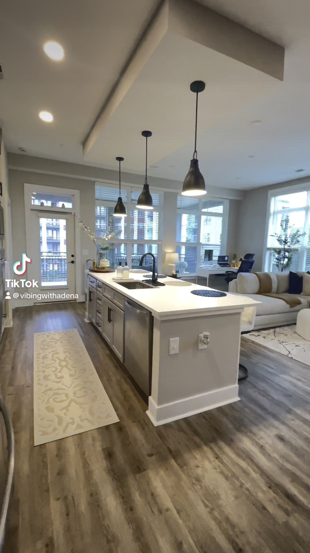 Bright open space! 

#LTKHome #LTKVideo