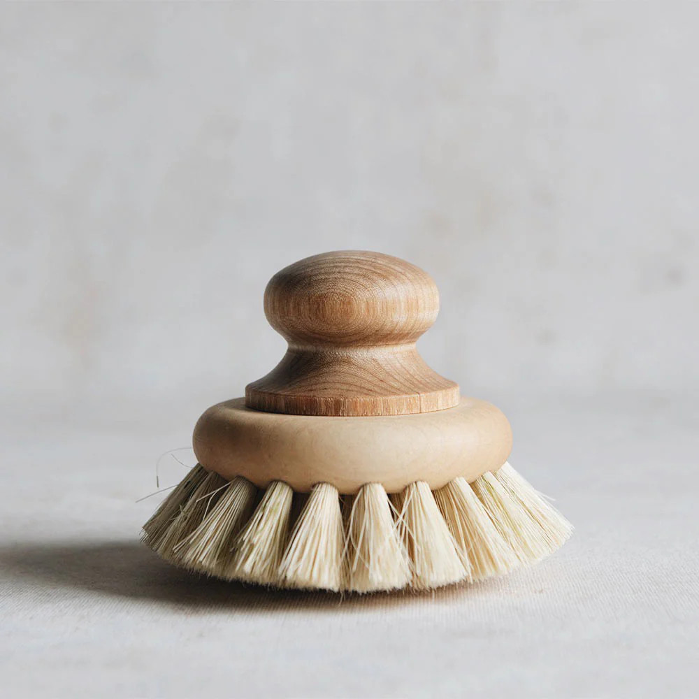 Pan & Scrub Brush with Knob | Roan Iris