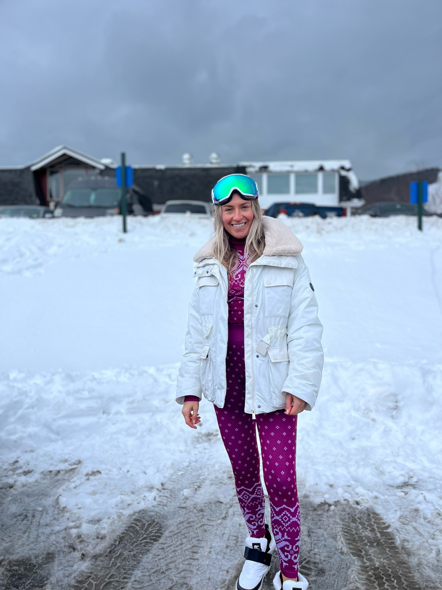 Ski Gear 
The only base layer brand I wear.  Size small in both top and bottom.  And great for Apres too 

#LTKfit #LTKSeasonal #LTKstyletip